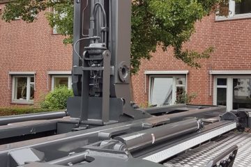 Combilift mit hydraulischer 2Taschen-Anlage von velsycon