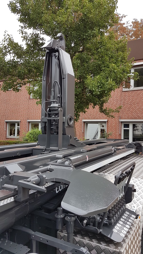 Combilift mit hydraulischer 2Taschen-Anlage von velsycon