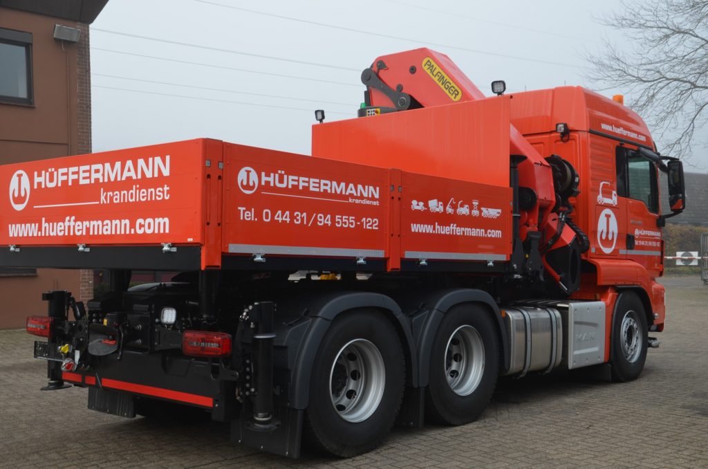 Fahrzeugbau - Aufbau LKW Ladekran von Velsycon für Hagedorn