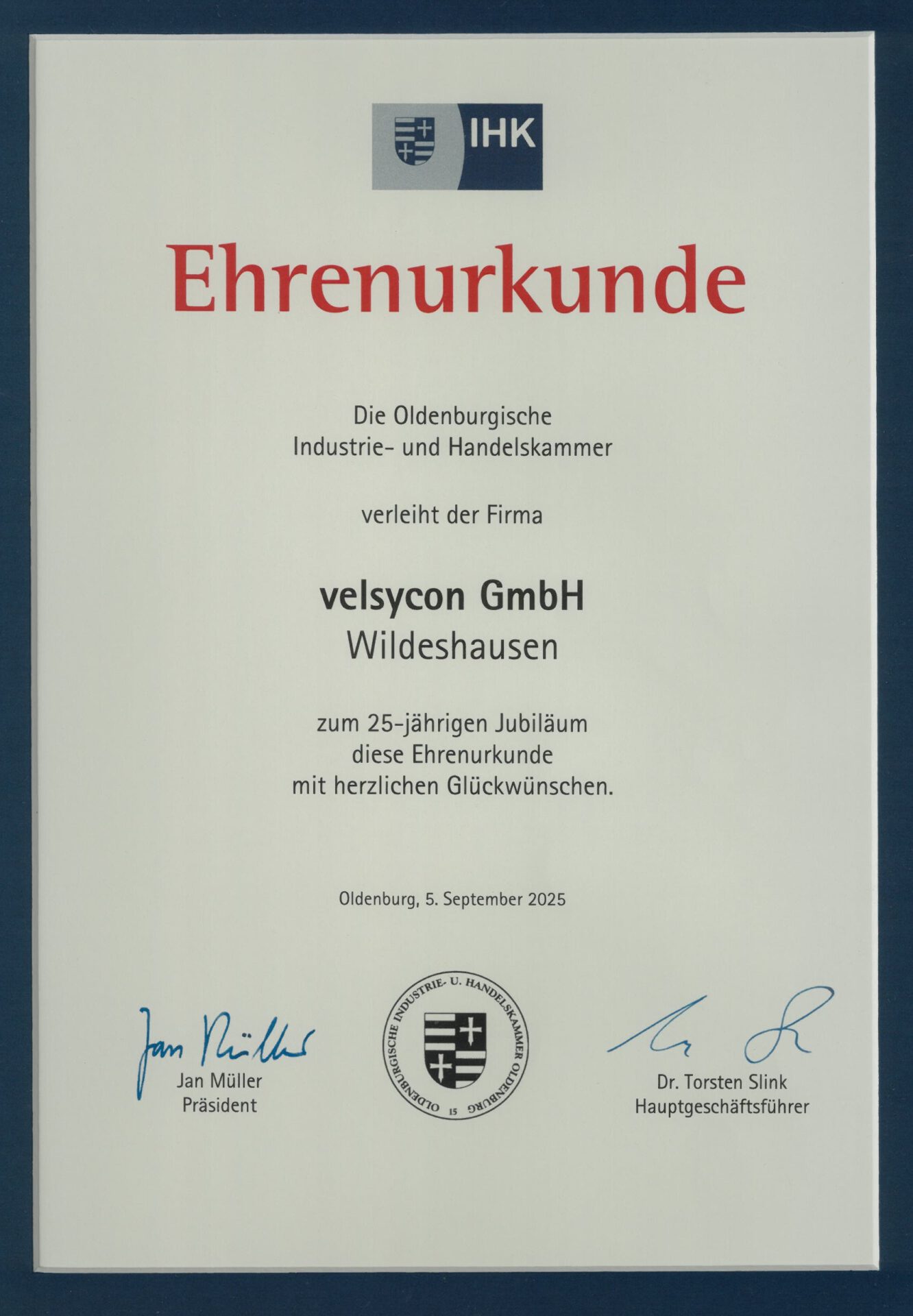 Auszeichnung IHK für velsycon Hersteller Silosteller - Wechselsysteme - Fahrzeugbau für 25 jähriges Firmenjubiläum