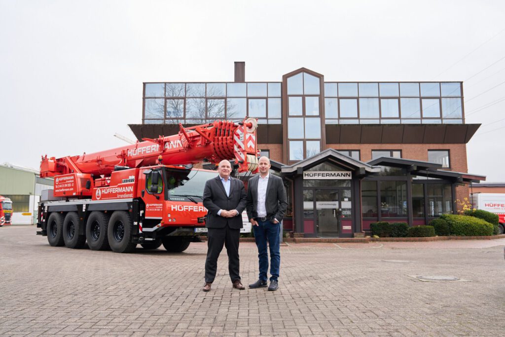 Hagedorn Pressefoto - Insolvenzverwalter Tim-Beyer (li) und Christian Hülsewig - geschäftsführender Gesellschafter Hagedorn Unternehmensgruppe (re)